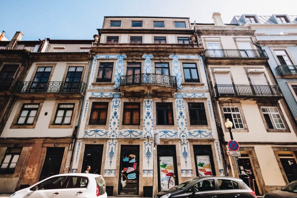 Portugal Porto building - the best time to visit Portugal